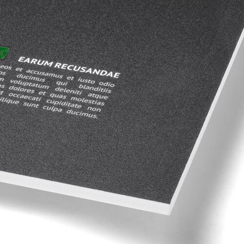 Panneau en mousse souple avec d�coupe personnalis�e.