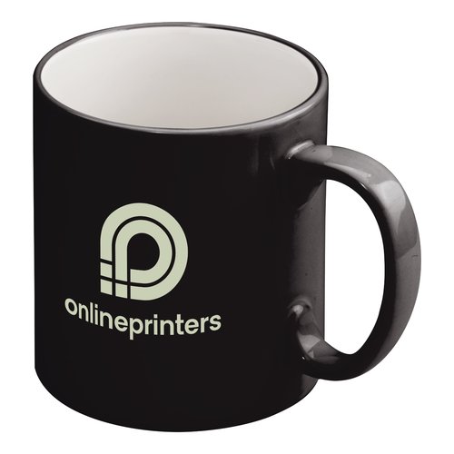 Tasse en cramique noire avec anse.
