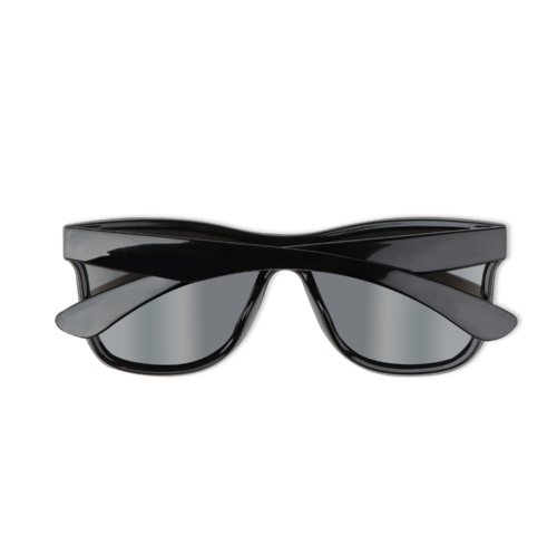 Lunettes de soleil wayfarer en plastique noir.