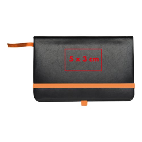 Carnet noir avec fermeture lastique et marque-page ruban.
