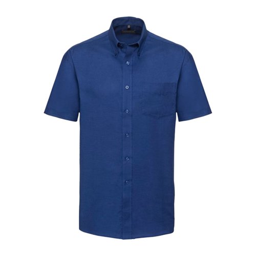 Chemise bleue  manches courtes pour homme en coton et polyester avec patte boutonne et poche poitrine.