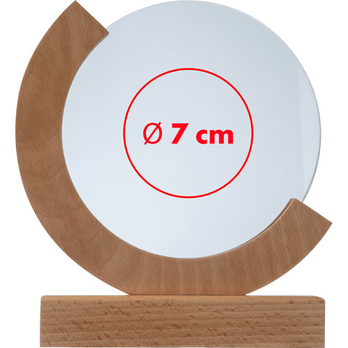 Trophée en bois avec une base en bois et une surface ronde transparente.